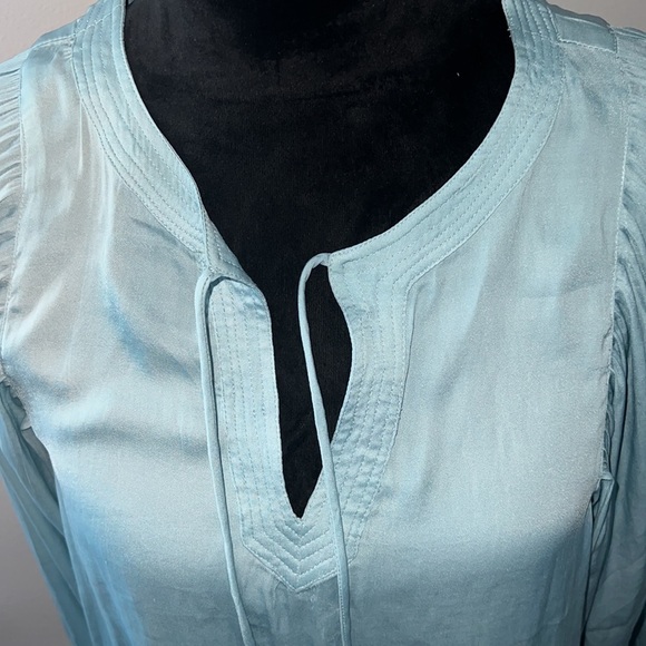 LOFT light blue silky feel long sleeves tie collar V neck top blouse Sz S - Picture 2 of 9